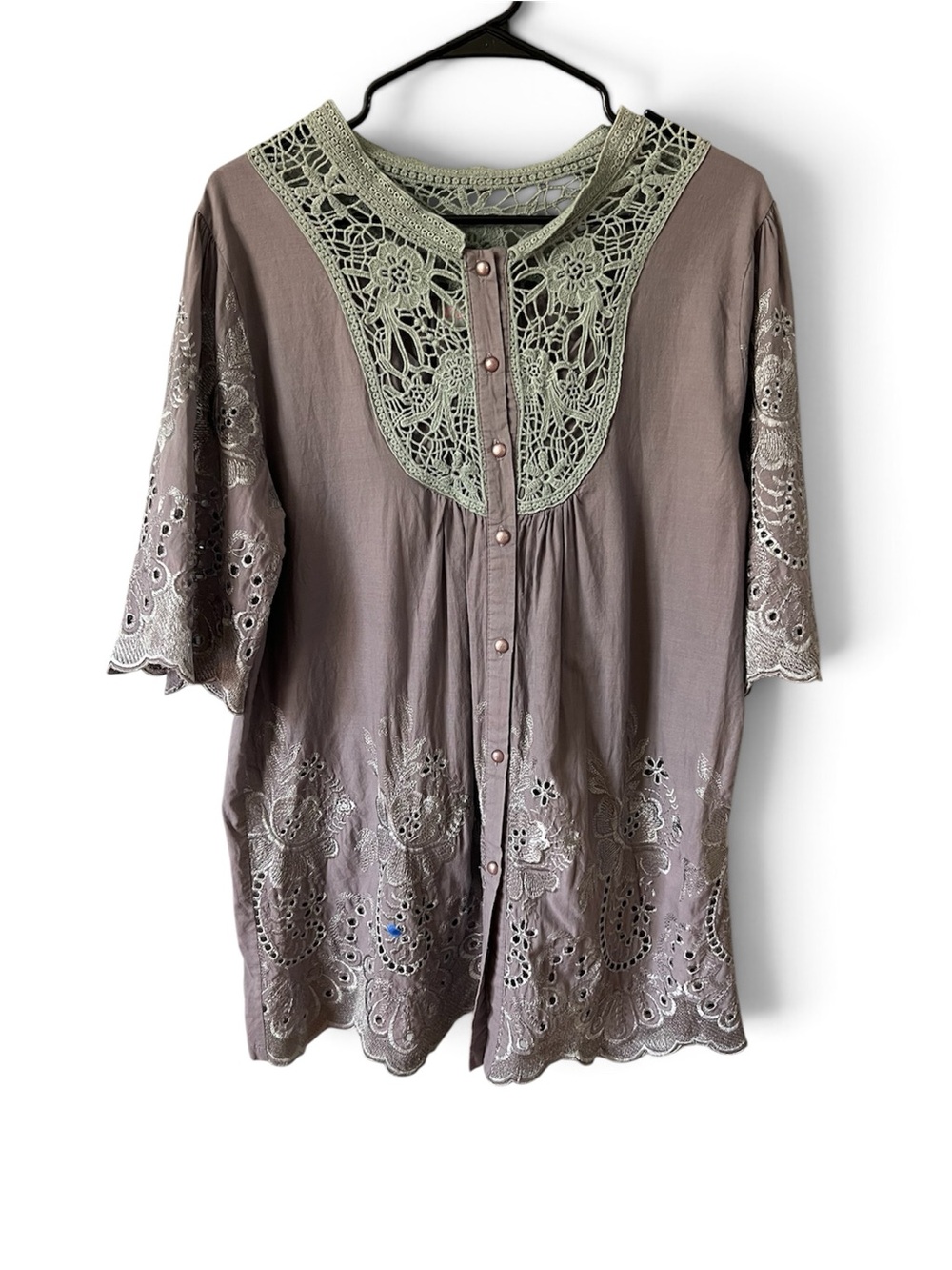 Pretty Angel Lavender Button-Down Blouse Gray Lace Yoke Silver Eyelet Large Boho
